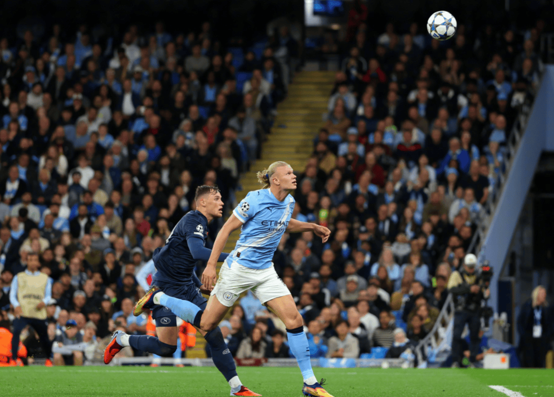 红牌！曼城掀翻意甲领头羊，哈兰德连场破门，德布劳内失望下场